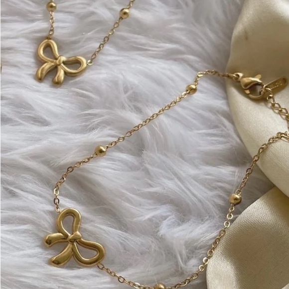 Sweetheart bow necklace - Picture 3 of 3
